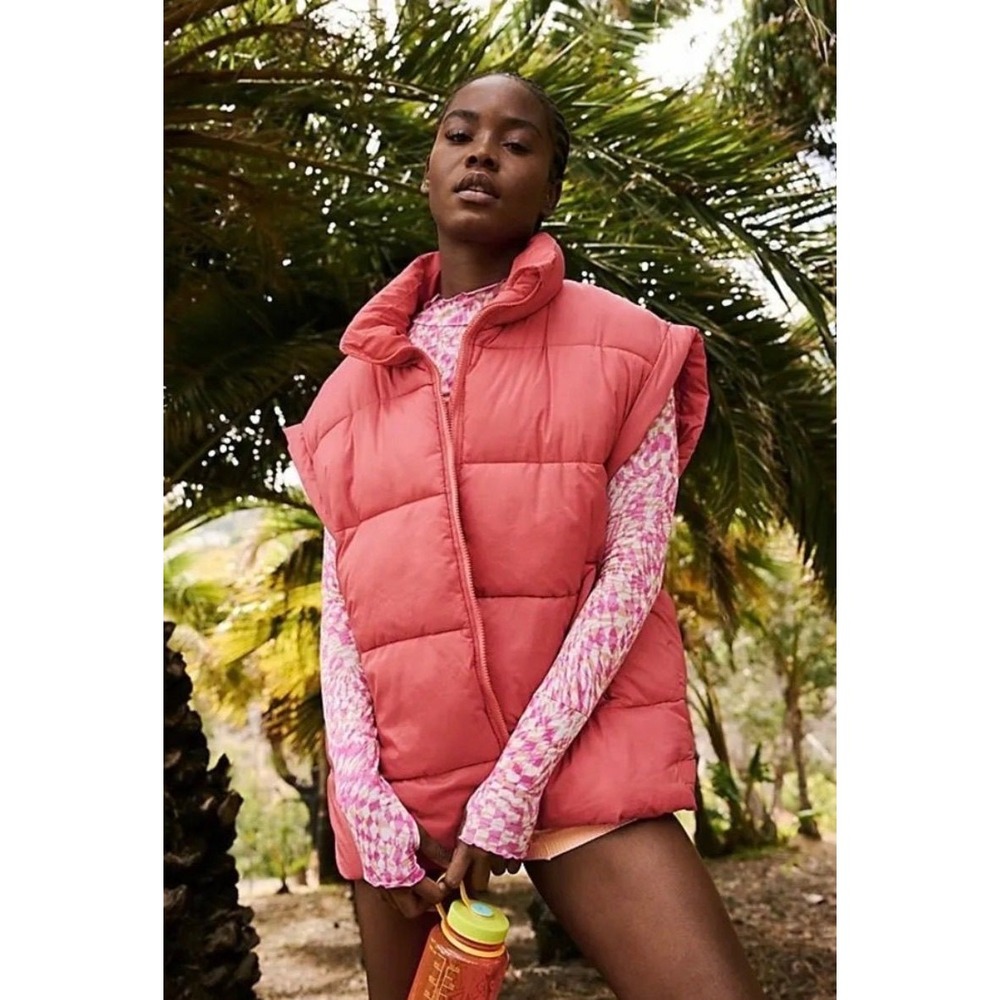 18a. NWT Free People Movement In a Bubble Oversize Puffer Vest